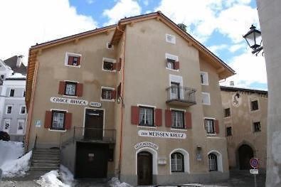 Hotel Gasthaus Zum Weissen Kreuz Samedan Exterior foto